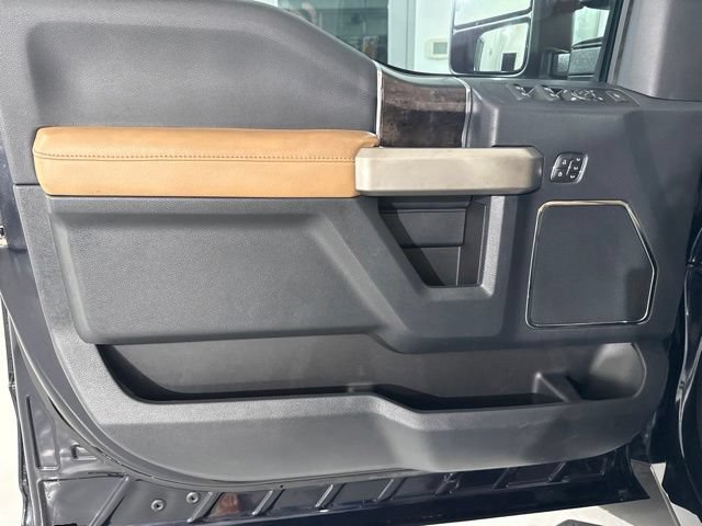 Used 2022 Ford F250 Lariat w/ Lariat Ultimate Package AWD/4WD image 16