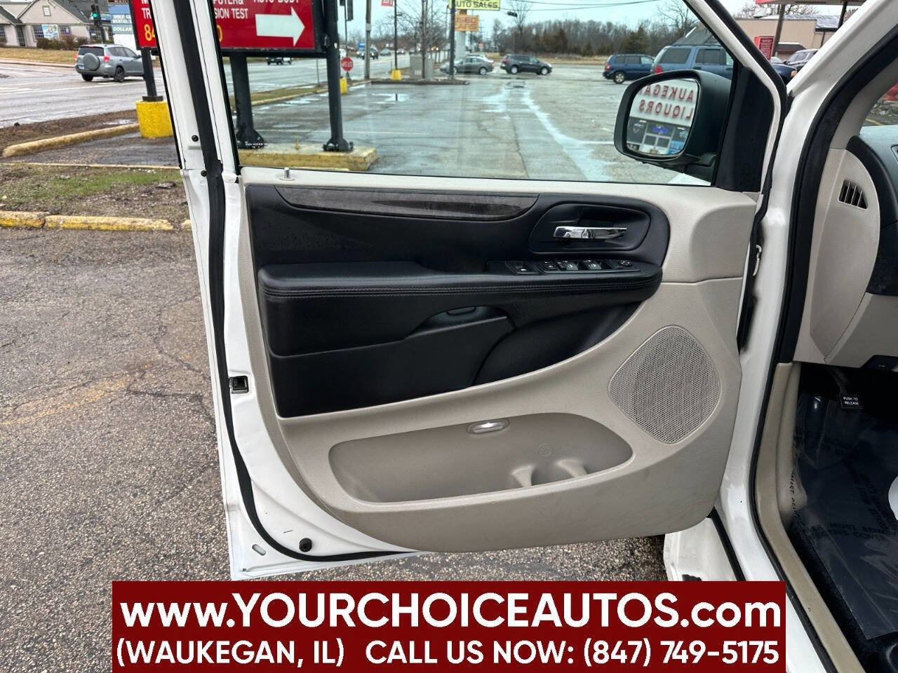 Used 2012 Dodge Grand Caravan SE image 36