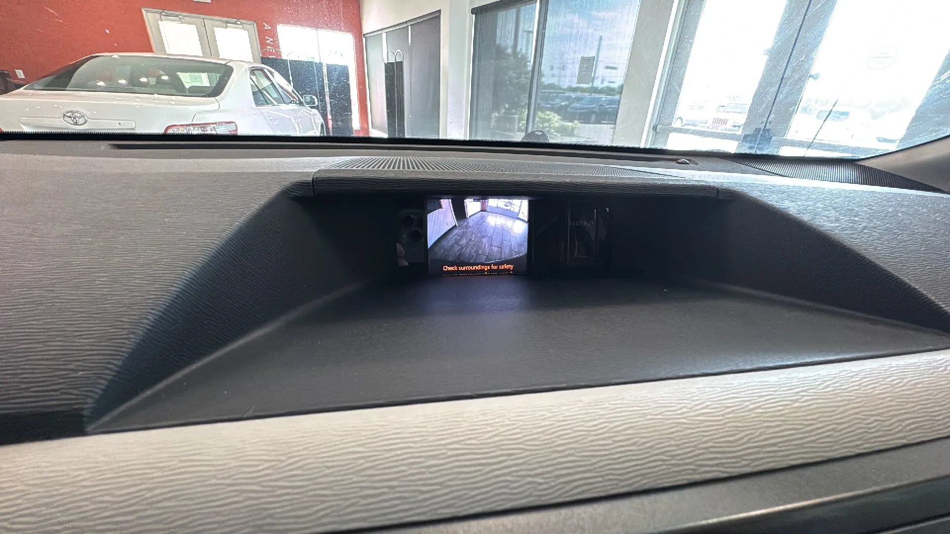 Used 2014 Toyota Sienna SE FWD image 38