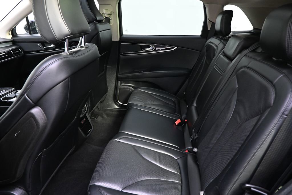 Used 2022 Lincoln Nautilus Reserve w/ Monochromatic Package image 21