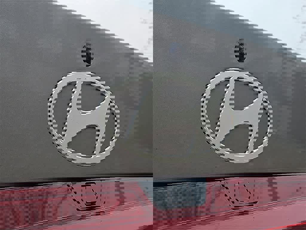 Used 2024 Hyundai Elantra SEL image 29