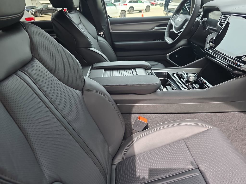 New 2026 Jeep Grand Wagoneer Limited image 10