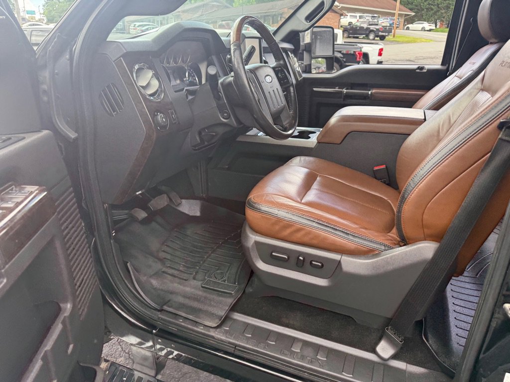 Used 2015 Ford F250 Platinum w/ FX4 Off-Road Package AWD/4WD image 46