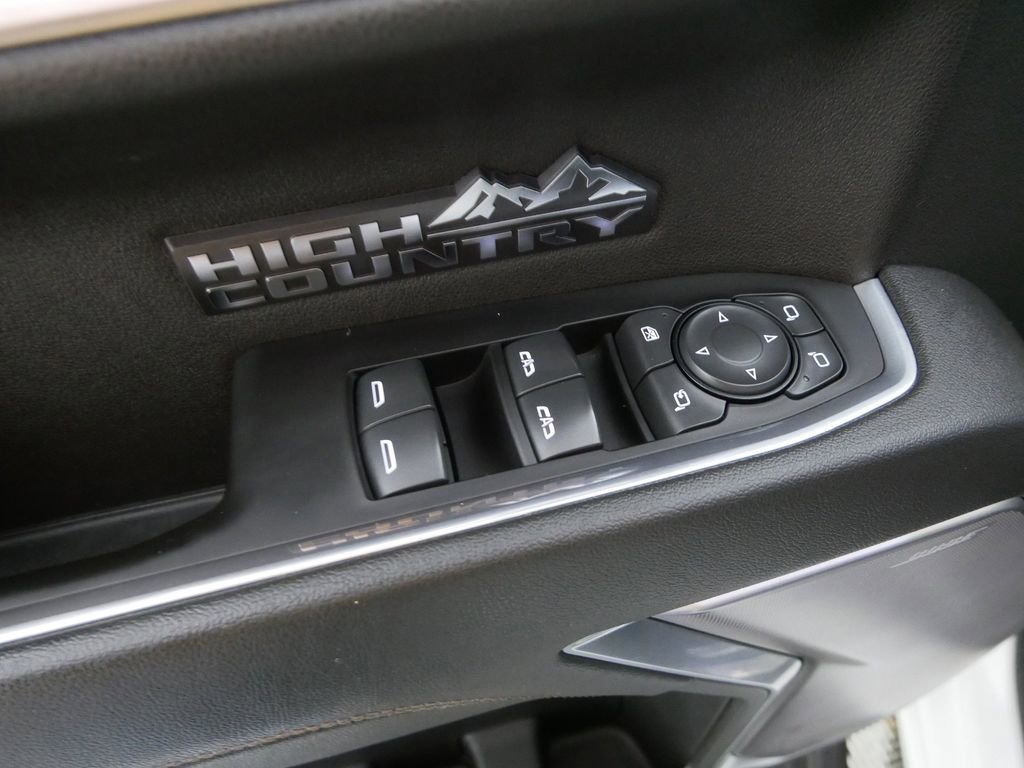 Used 2022 Chevrolet Silverado 1500 High Country w/ Z71 Off-Road Package AWD/4WD image 18