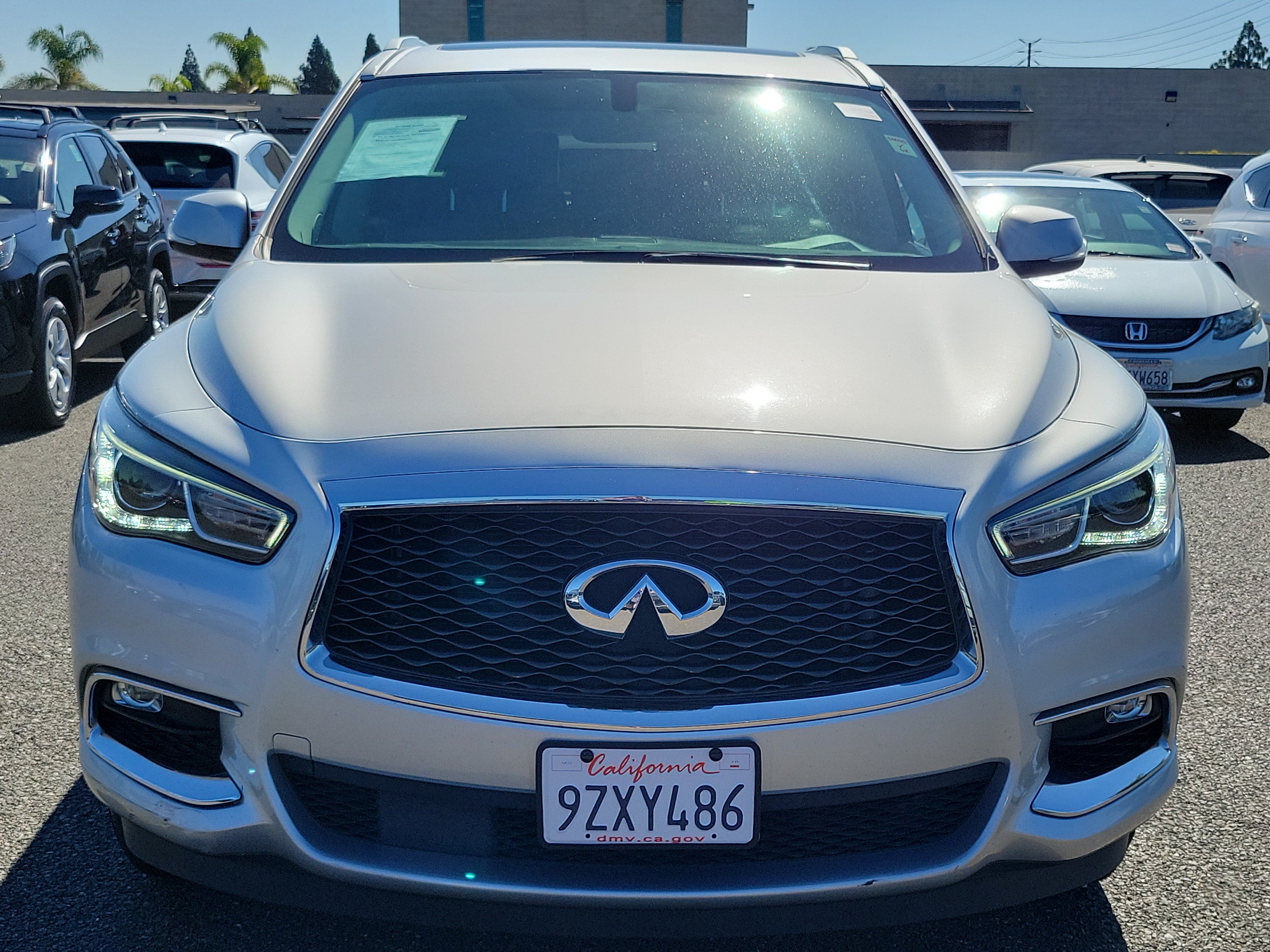 Used 2017 INFINITI QX60 Luxe w/ Premium Package AWD/4WD image 6