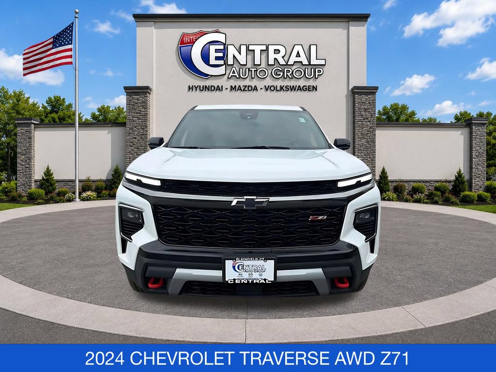 Used 2024 Chevrolet Traverse Z71 AWD/4WD image 2