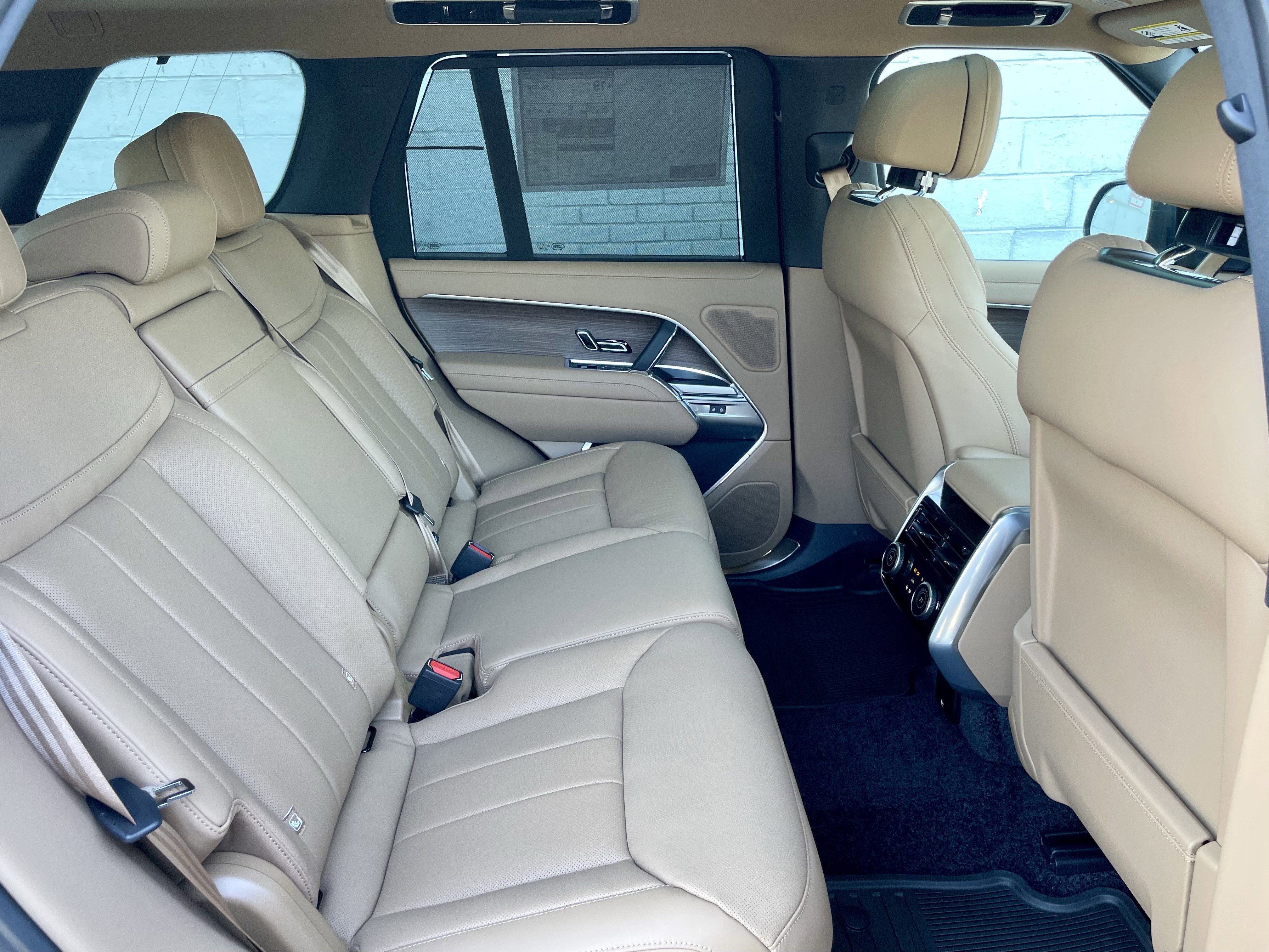 New 2026 Land Rover Range Rover SE image 31