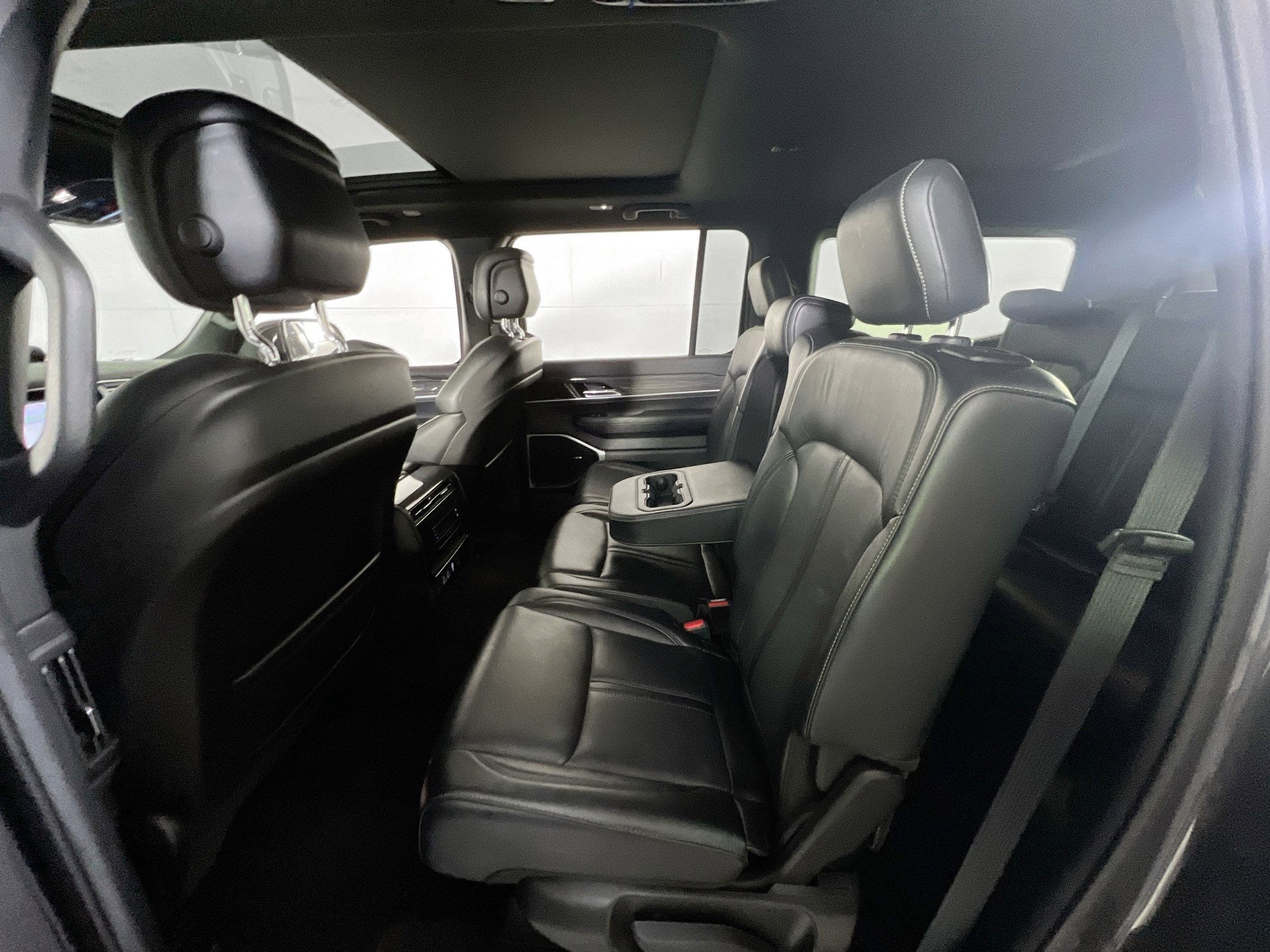 Used 2022 Jeep Wagoneer Series II w/ Premium Group I image 25