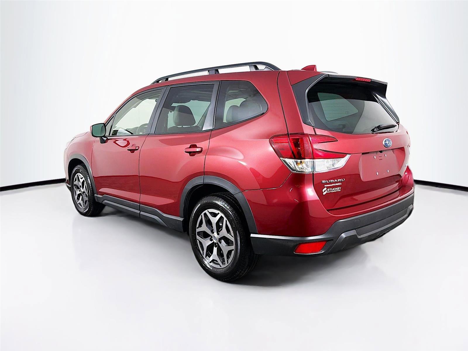 Used 2023 Subaru Forester Premium AWD/4WD image 5