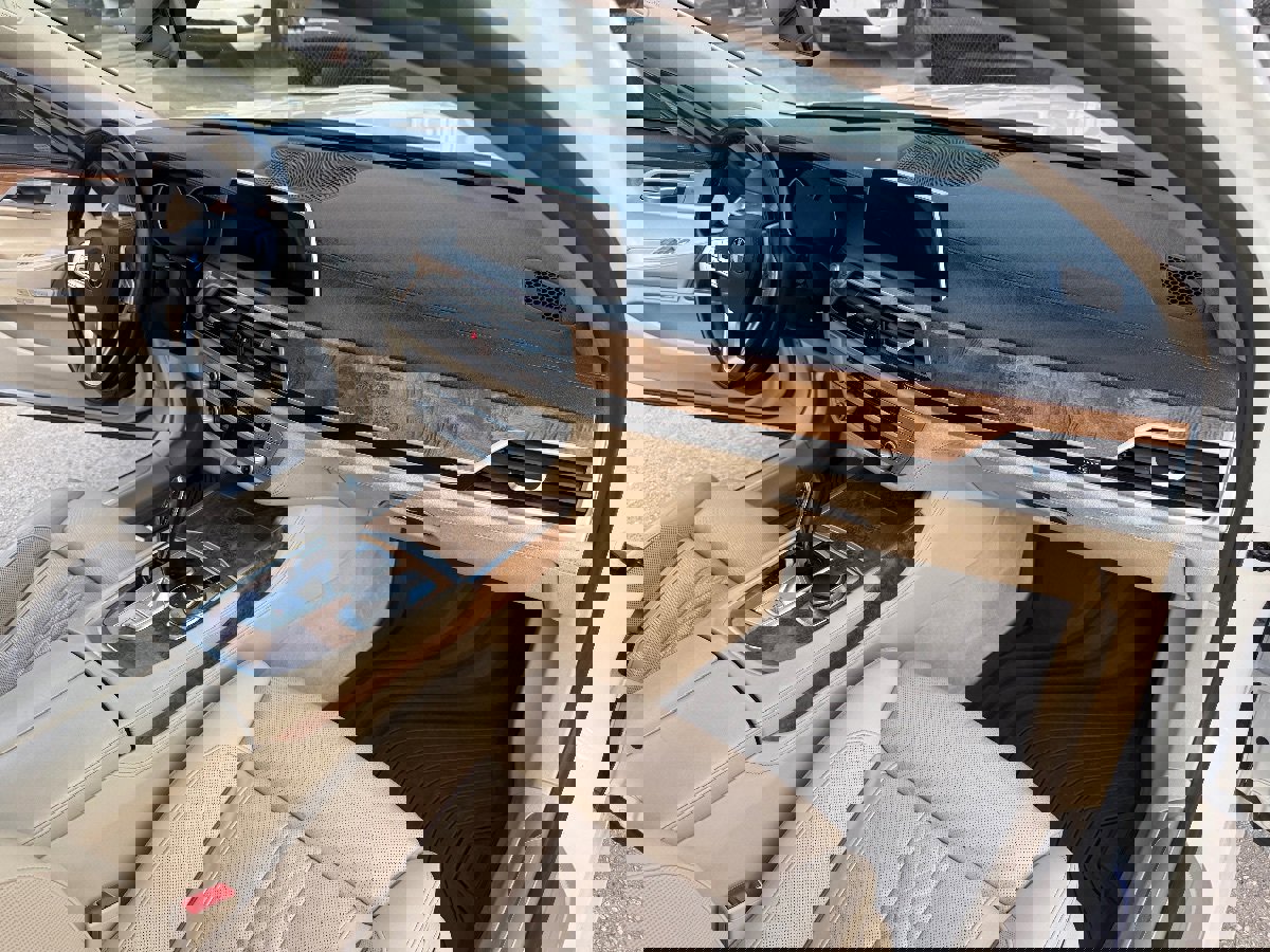 Used 2018 BMW 750i xDrive image 15