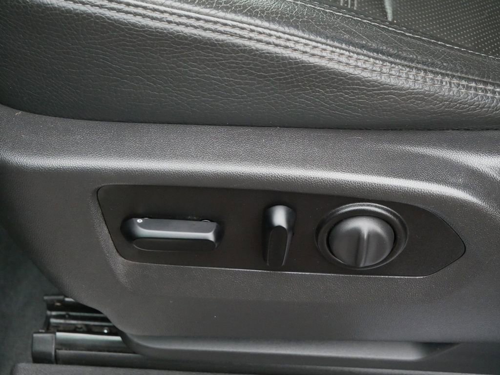 Used 2021 GMC Sierra 3500 Denali w/ Denali Ultimate Package image 17