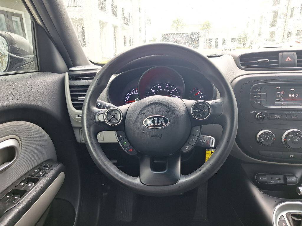 Used 2016 Kia Soul + FWD image 26