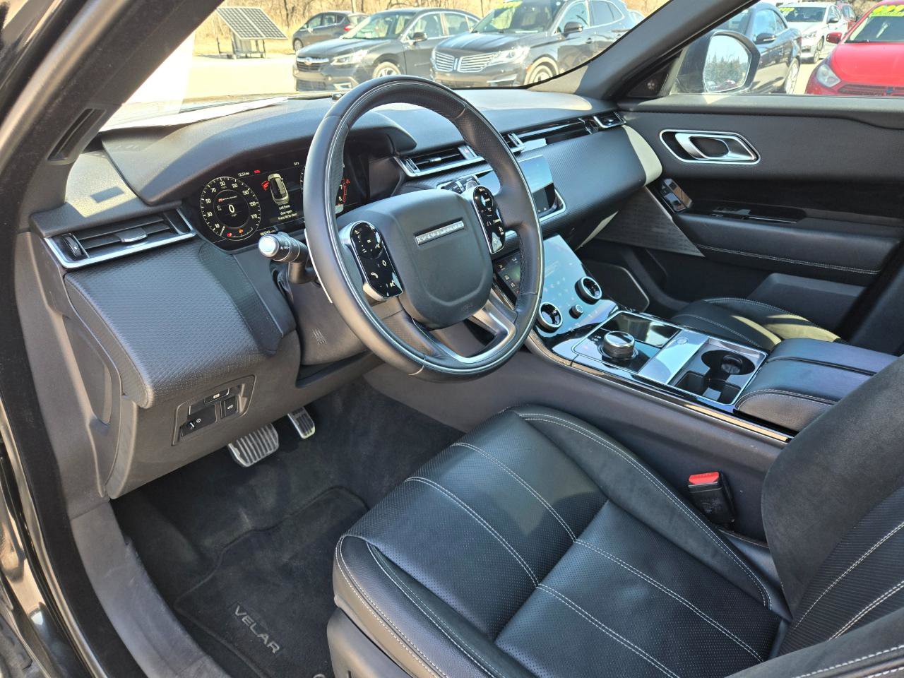 Used 2018 Land Rover Range Rover Velar R-Dynamic SE image 19