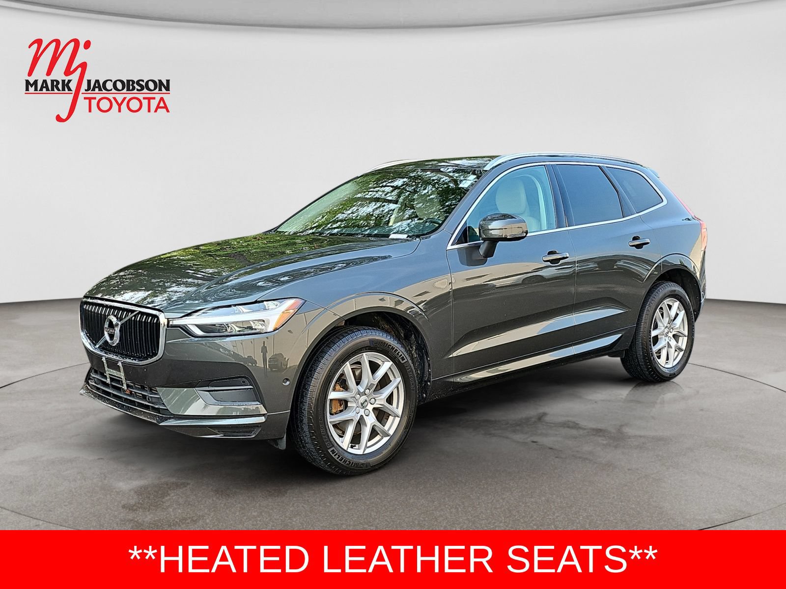 Used 2019 Volvo XC60 T5 Momentum w/ Premium Package