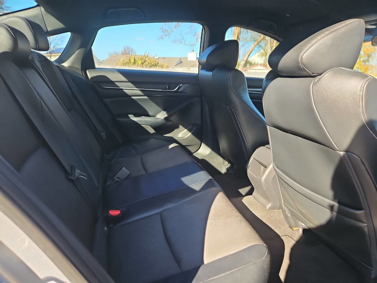 Used 2018 Honda Accord Sport image 14