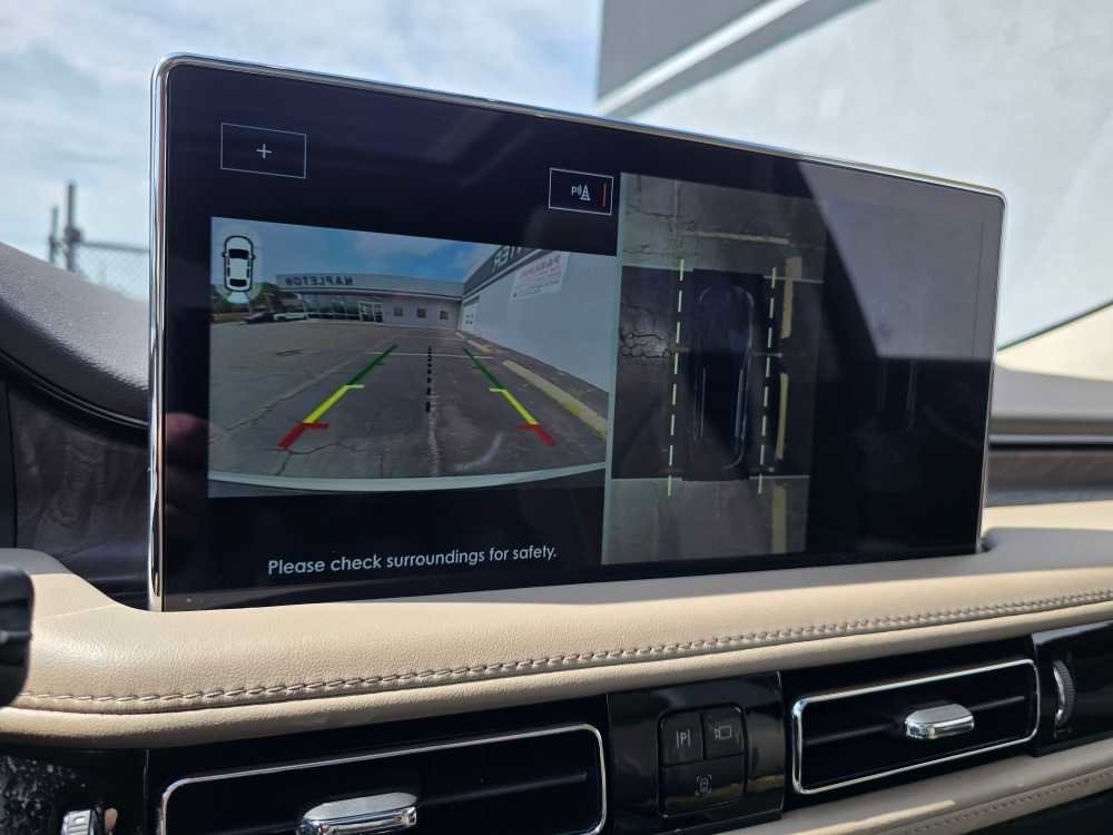 Used 2022 Lincoln Nautilus Reserve w/ Equipment Group 201A image 19