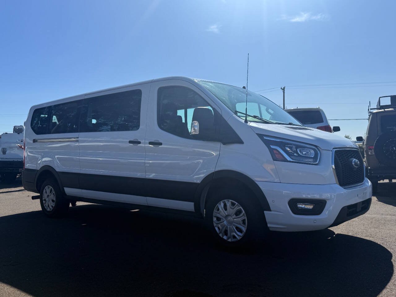 Used 2023 Ford Transit 350 XLT RWD image 5
