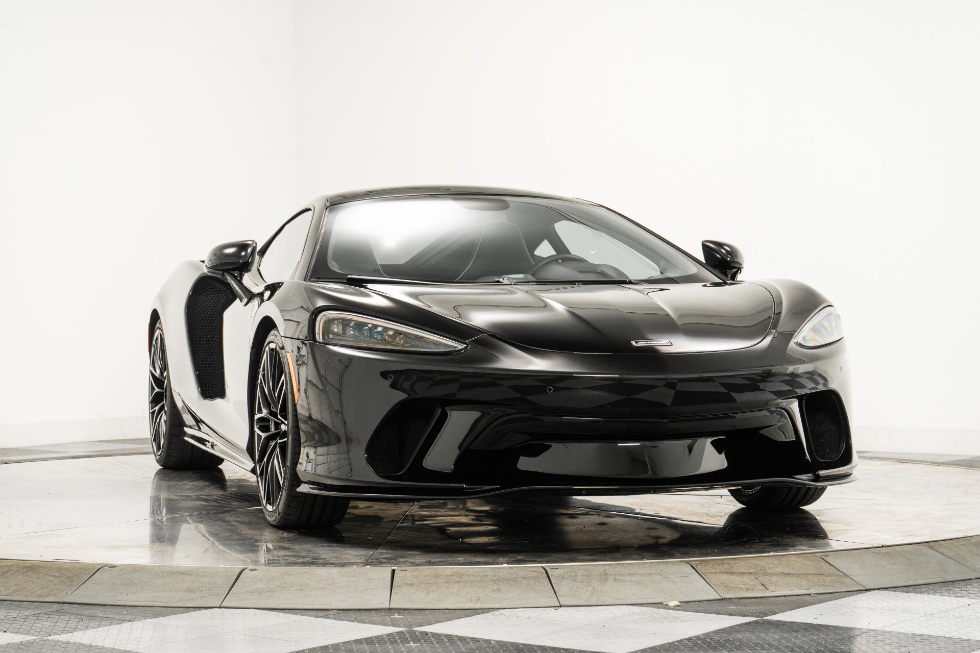 Used 2022 McLaren GT image 3