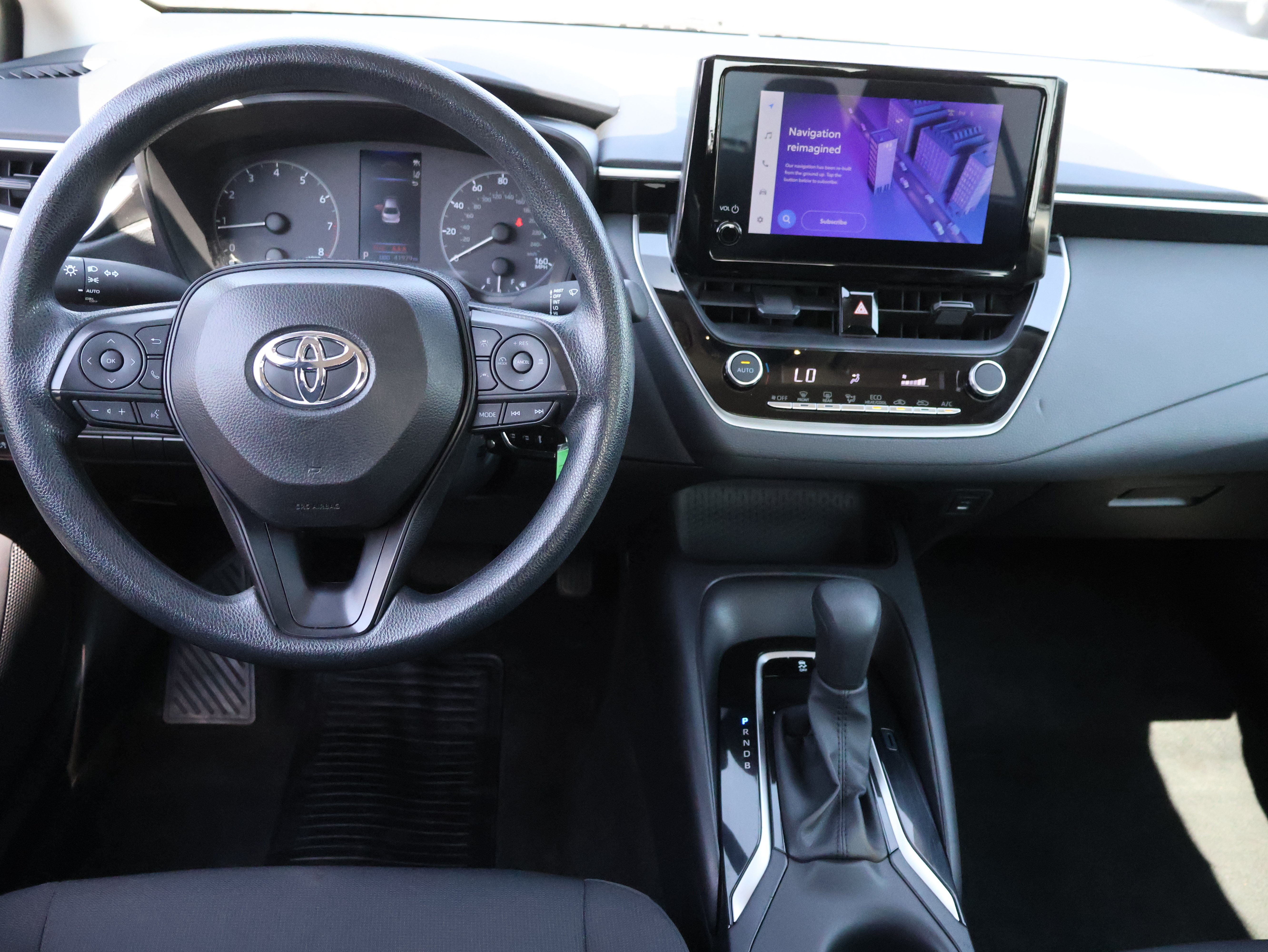 Used 2025 Toyota Corolla LE FWD image 14
