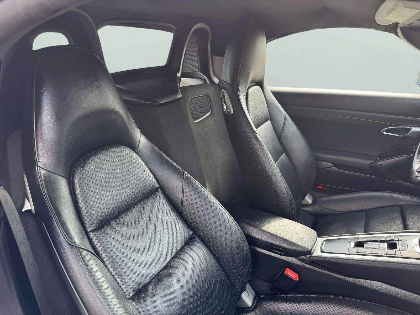 Used 2018 Porsche 718 Boxster RWD image 40