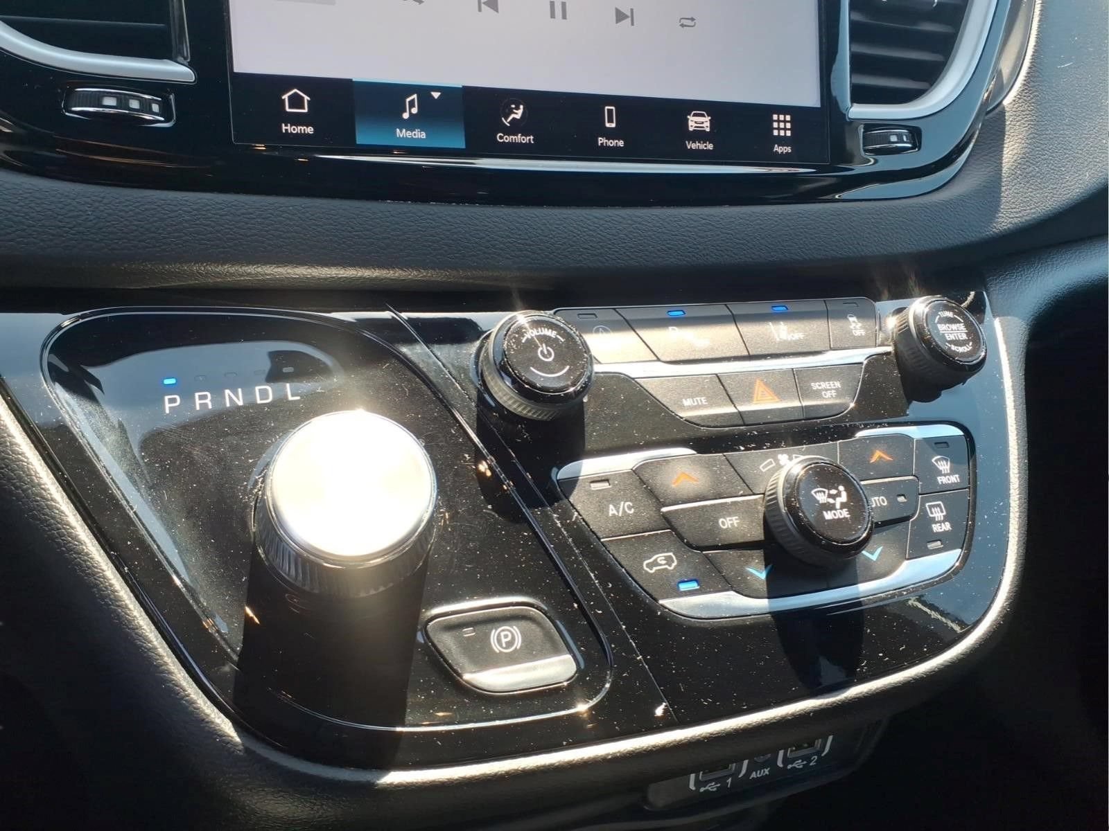 Used 2025 Chrysler Pacifica Select FWD image 16