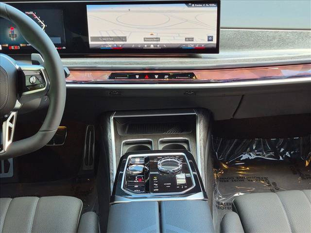 Used 2023 BMW 760i xDrive AWD/4WD image 15