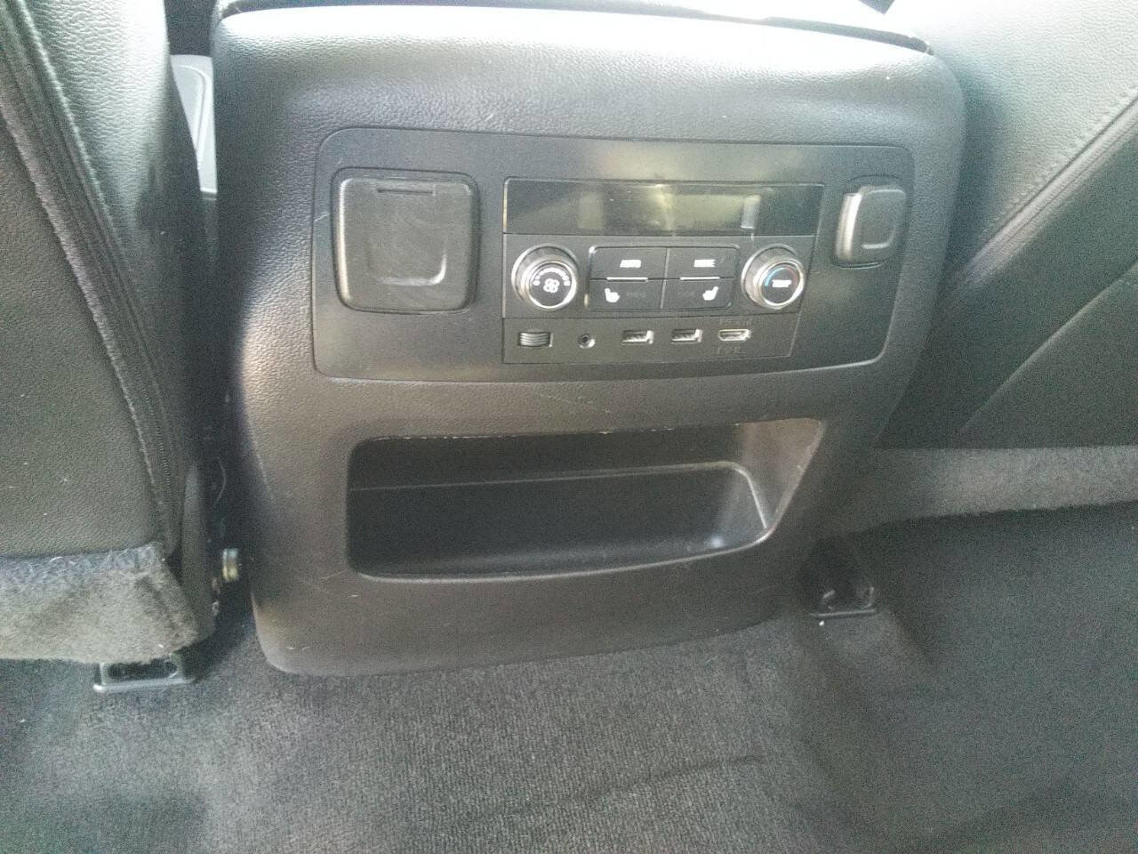 Used 2018 Chevrolet Suburban Premier image 19