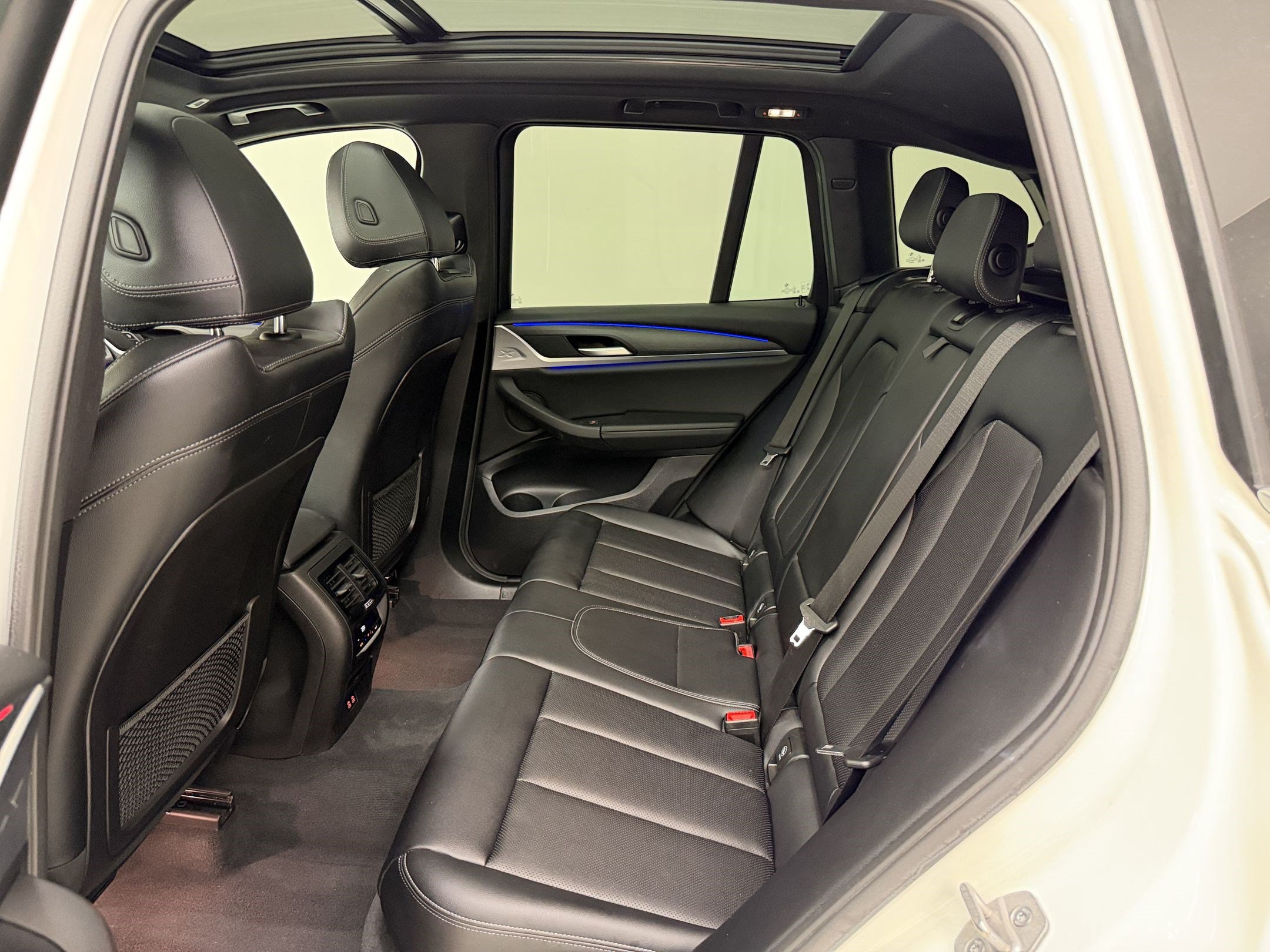 Used 2024 BMW X3 sDrive30i w/ Convenience Package RWD image 24