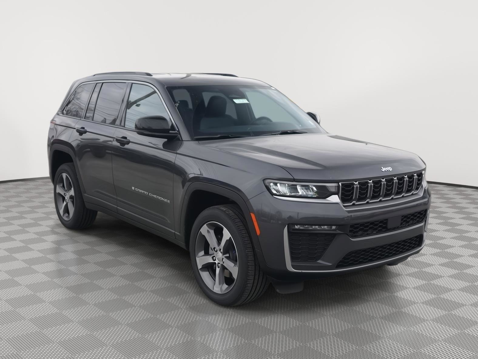 New 2026 Jeep Grand Cherokee Limited image 3