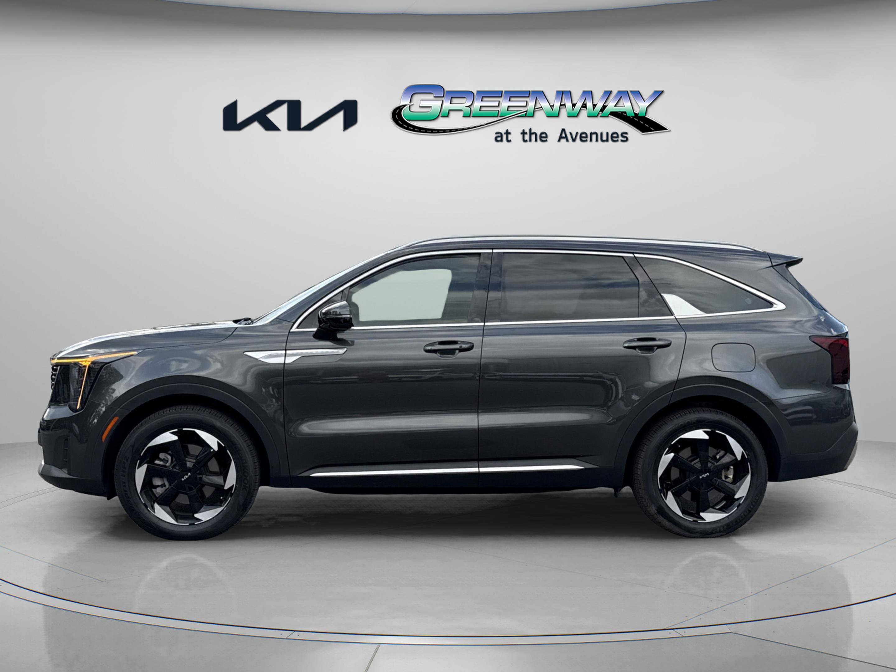 Certified 2025 Kia Sorento EX AWD/4WD image 4