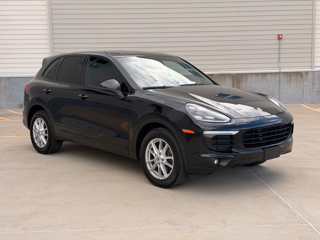 Used 2016 Porsche Cayenne w/ Premium Package AWD/4WD image 1