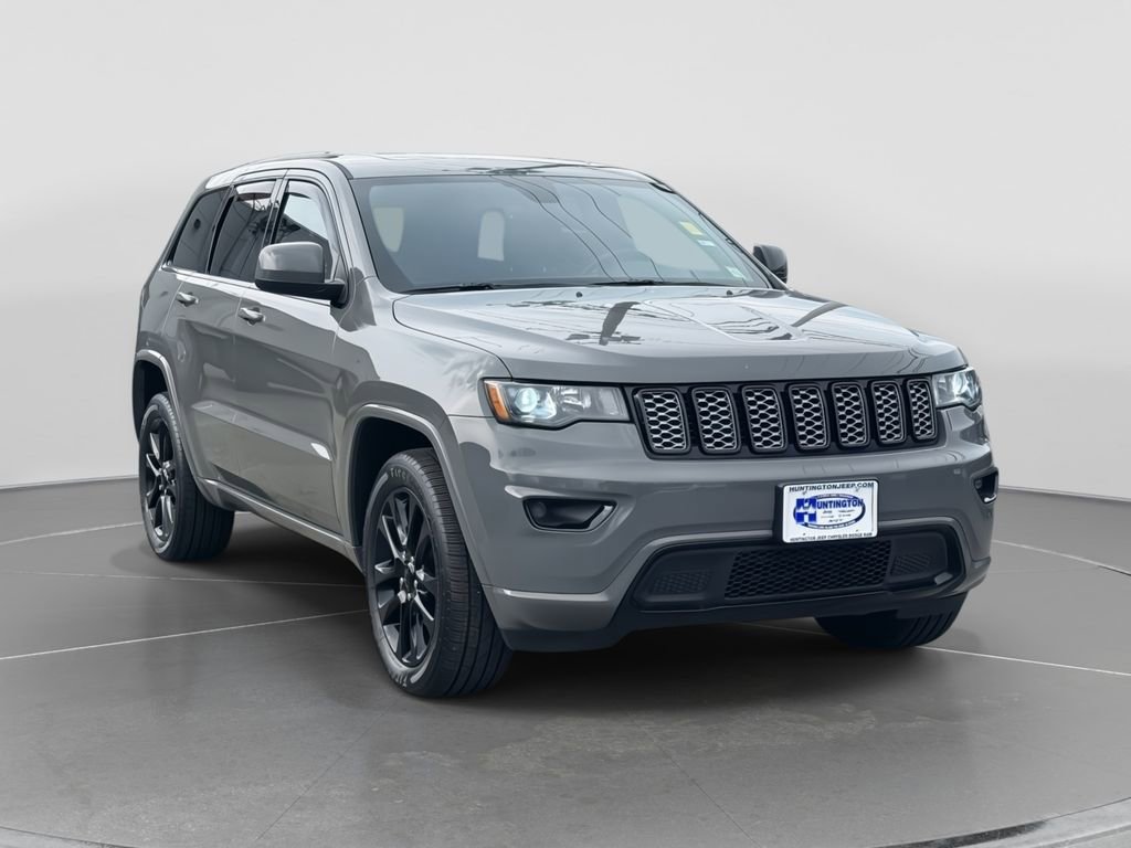 Used 2020 Jeep Grand Cherokee Altitude image 1