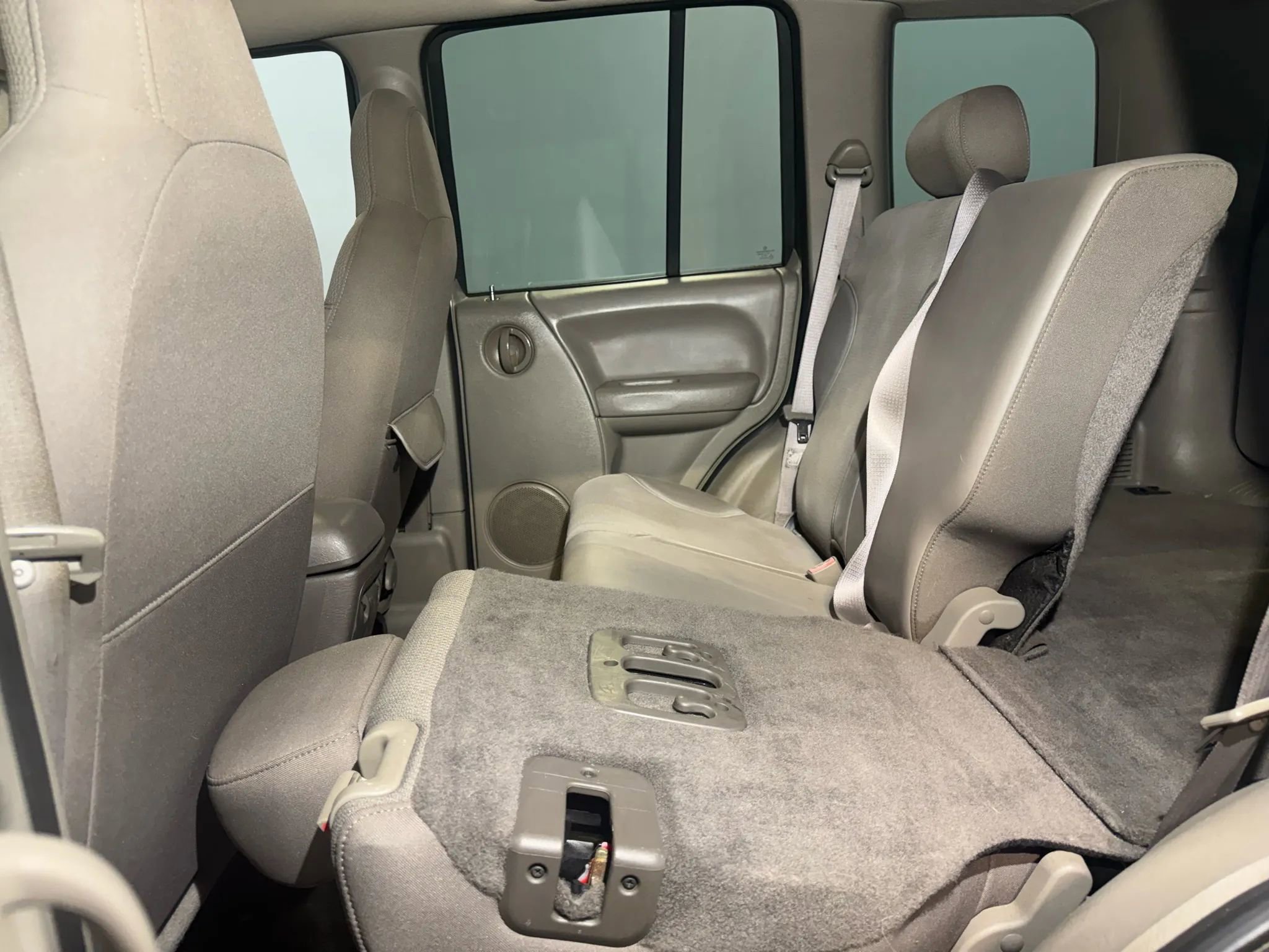 Used 2003 Jeep Liberty Renegade image 24