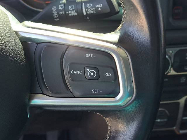 Used 2018 Jeep Wrangler Unlimited Sahara w/ Uconnect 4C Nav & Sound Group AWD/4WD image 10