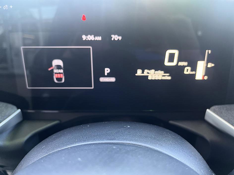 Certified 2025 Nissan Kicks SV image 8