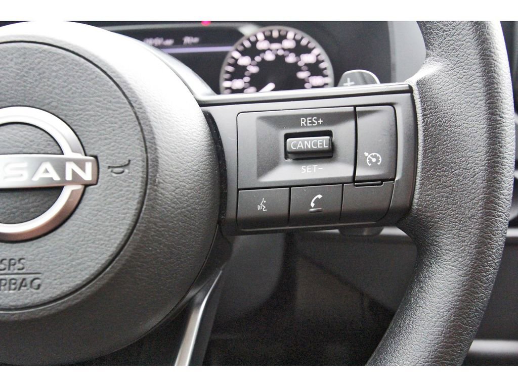 Used 2024 Nissan Pathfinder S image 18