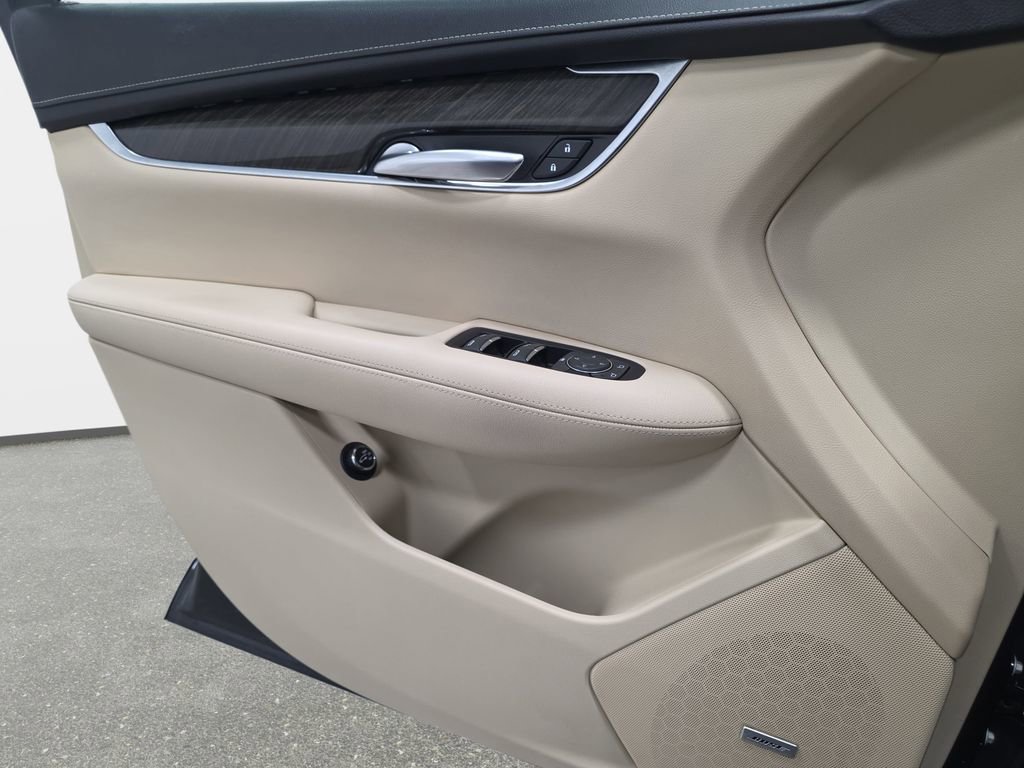 Used 2018 Cadillac XT5 AWD image 26