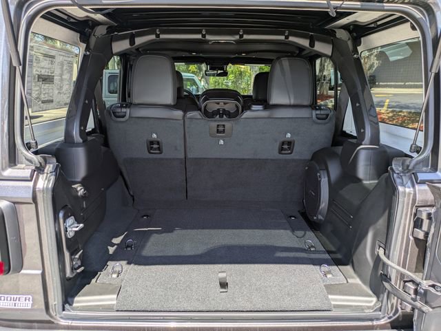 Used 2025 Jeep Wrangler Unlimited Rubicon AWD/4WD image 13