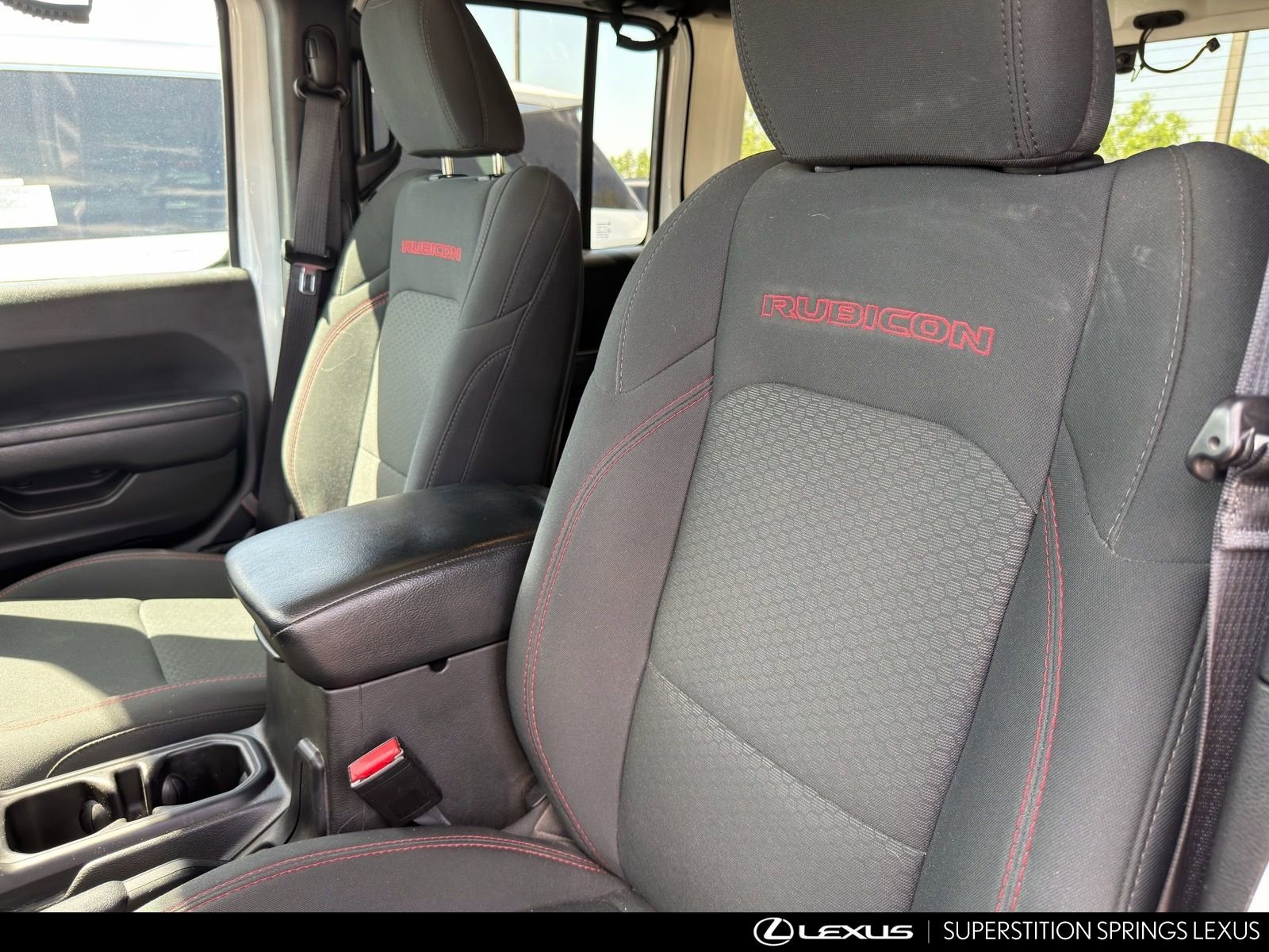 Used 2022 Jeep Wrangler Unlimited Rubicon AWD/4WD image 9