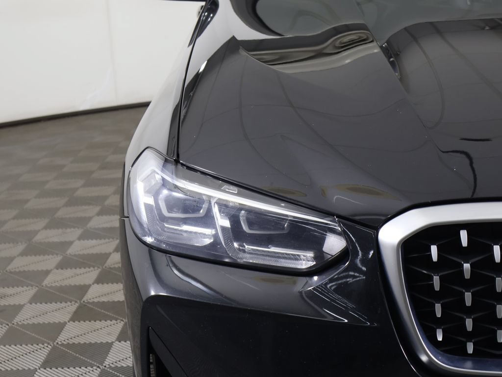 Used 2024 BMW X4 xDrive30i AWD/4WD image 16