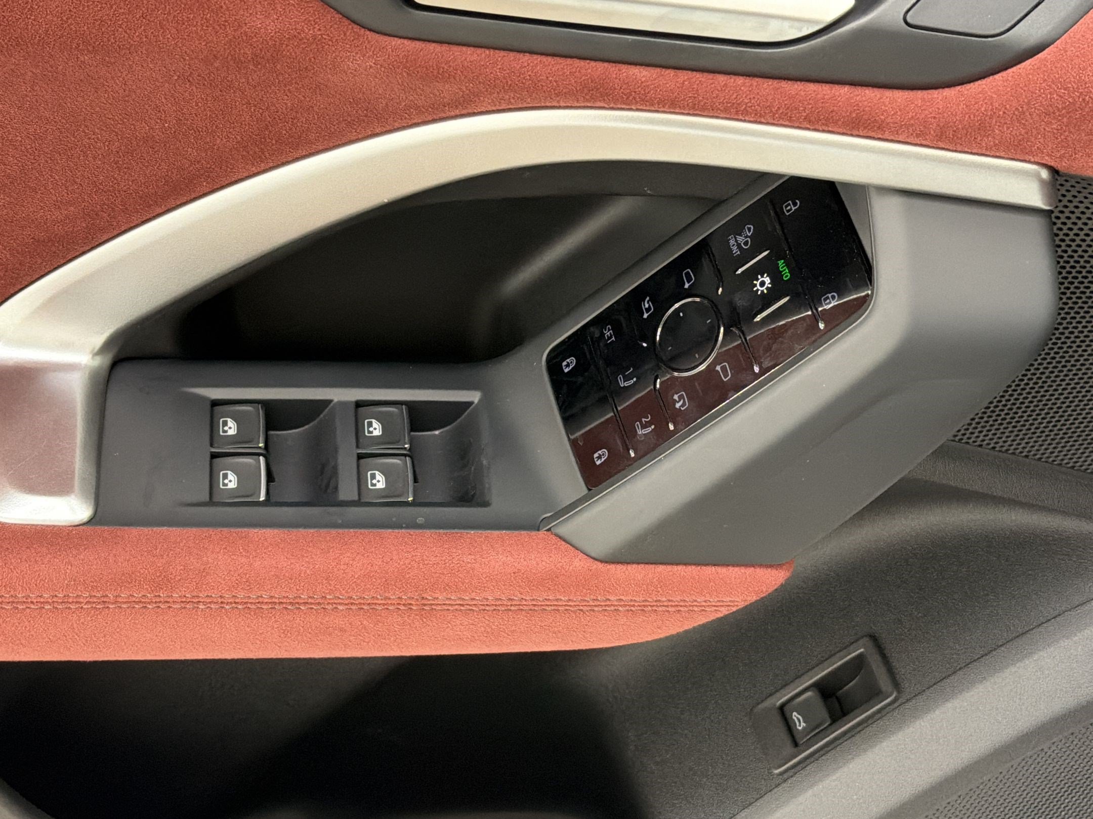New 2026 Audi SQ5 Prestige AWD/4WD image 25