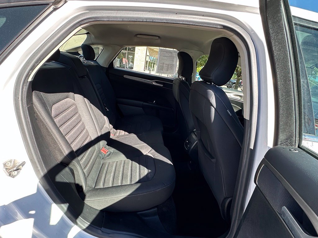 Used 2017 Ford Fusion SE w/ Fusion SE Technology Package FWD image 26