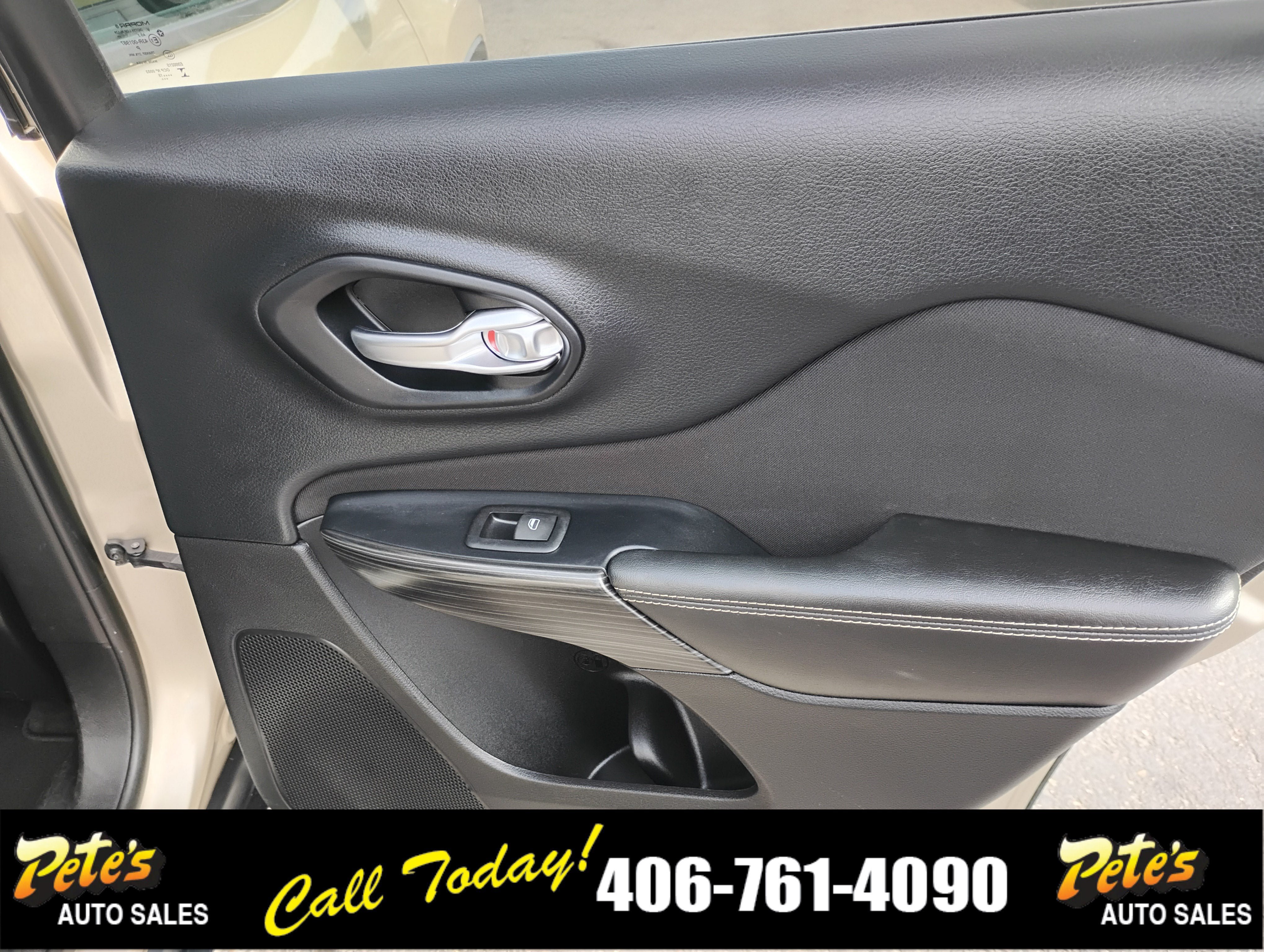 Used 2015 Jeep Cherokee Sport AWD/4WD image 27