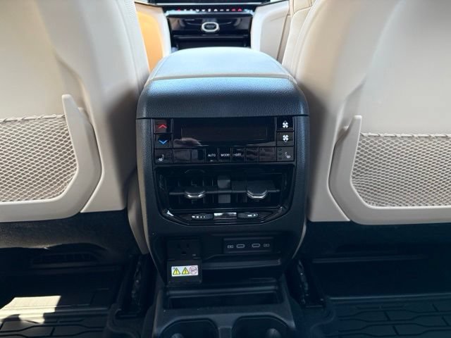 New 2026 Jeep Grand Cherokee L Limited w/ Trailer Tow Package AWD/4WD image 11