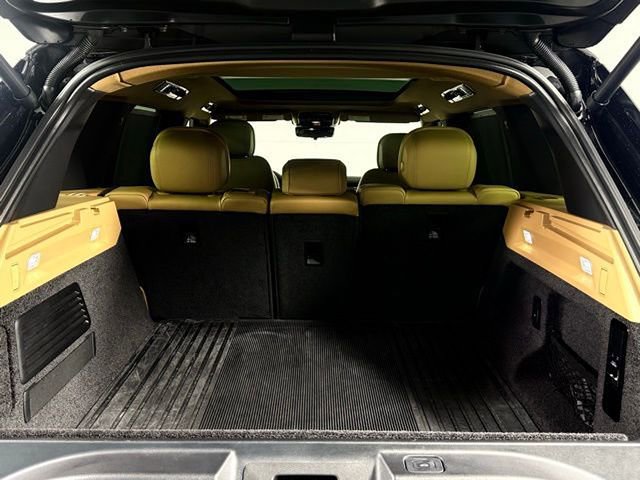 Certified 2025 Land Rover Range Rover SE image 20