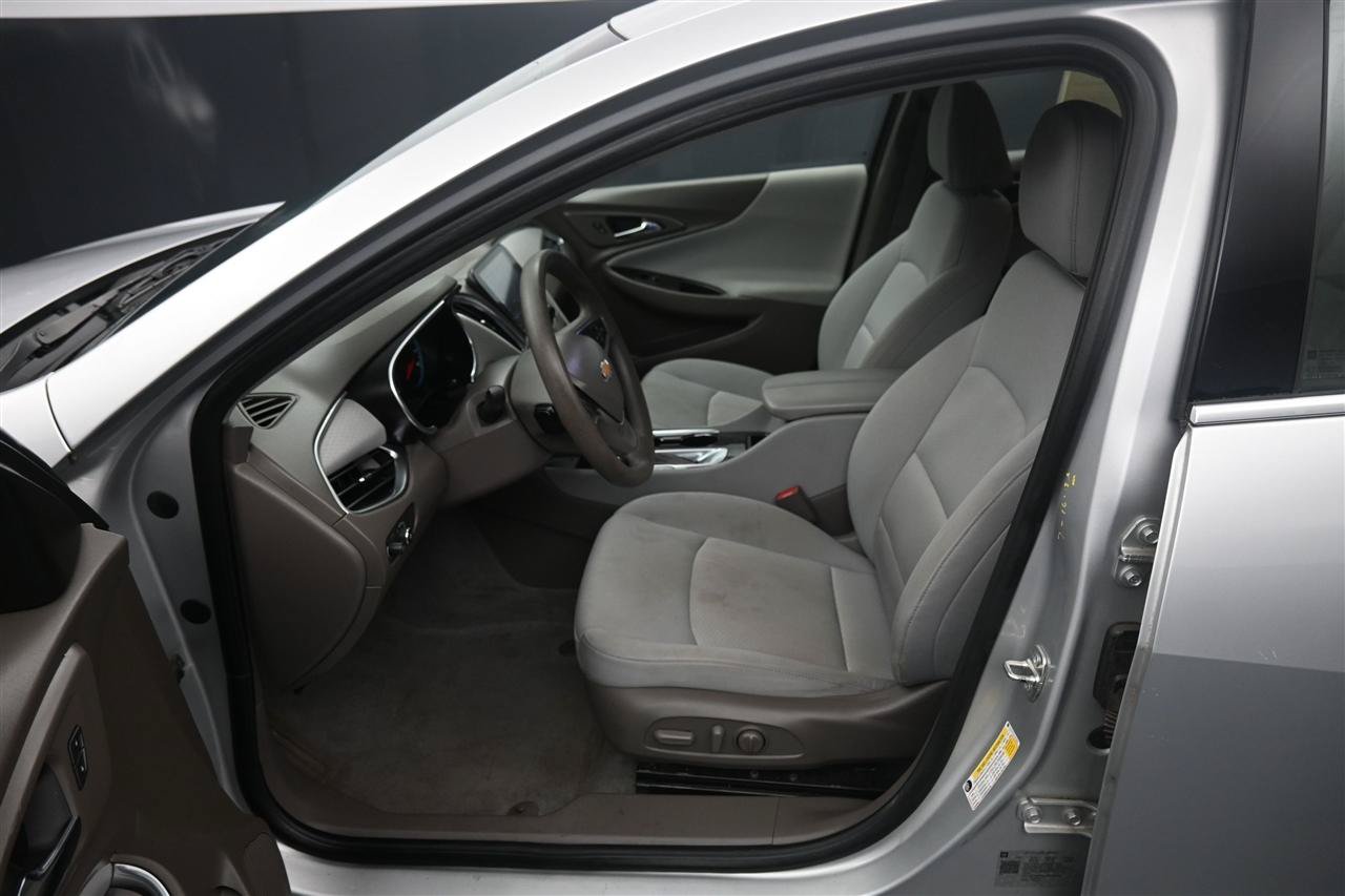Used 2020 Chevrolet Malibu LT FWD image 11