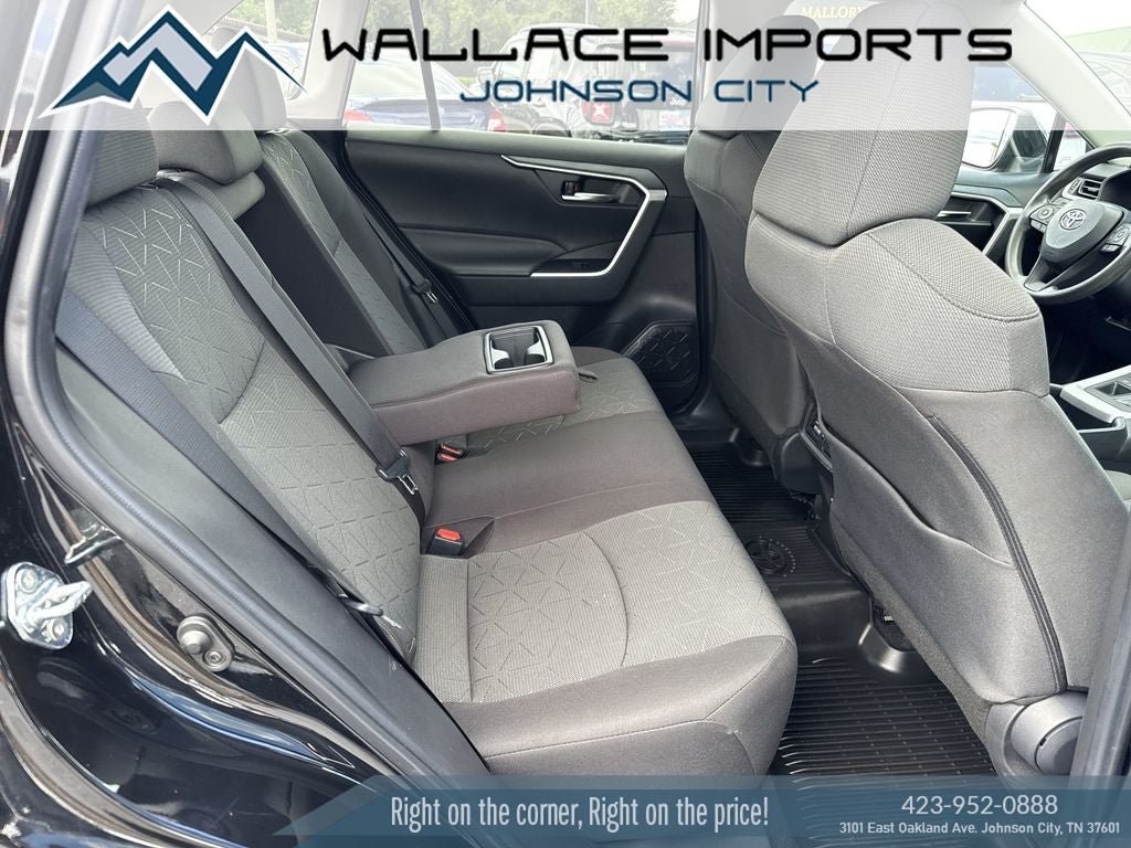 Used 2023 Toyota RAV4 XLE AWD/4WD image 42