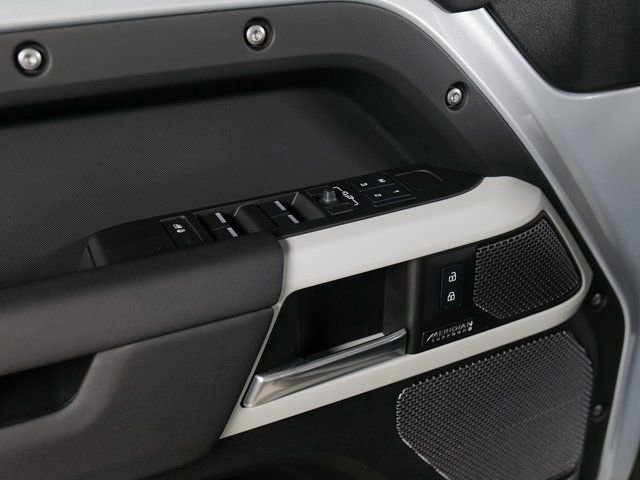 Used 2024 Land Rover Defender 110 SE AWD/4WD image 30