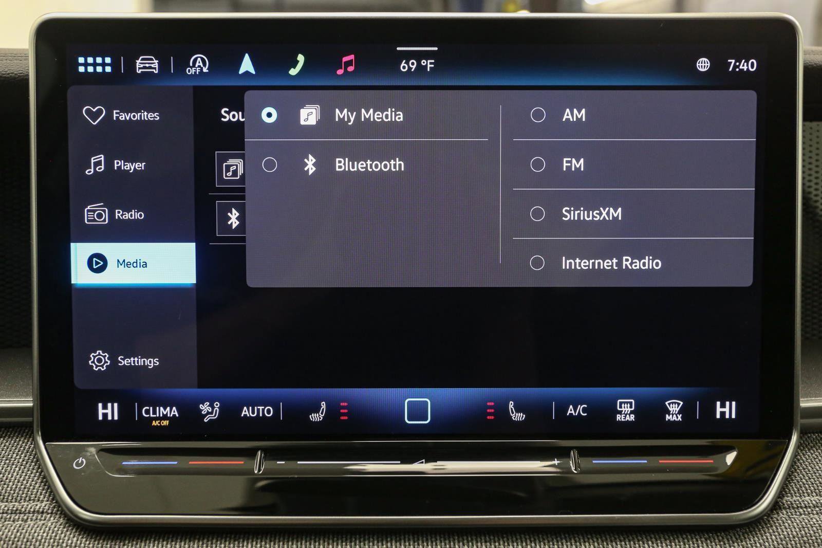 Used 2025 Volkswagen Tiguan S image 27