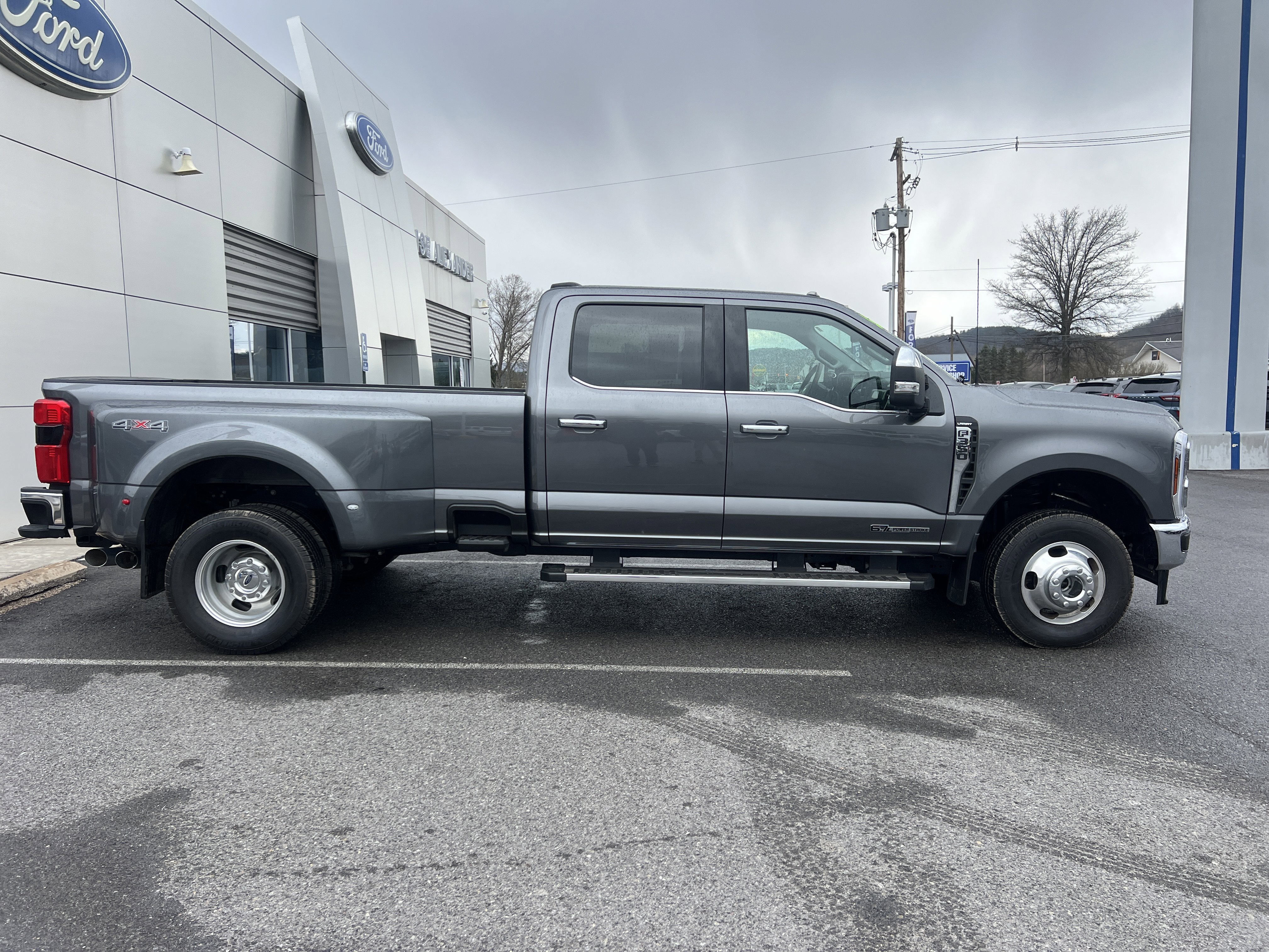 Certified 2025 Ford F350 Lariat image 2